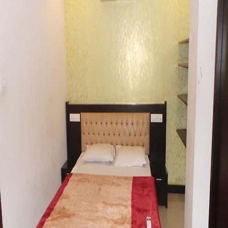 Redbell Suites Residency Kondotty Esterno foto