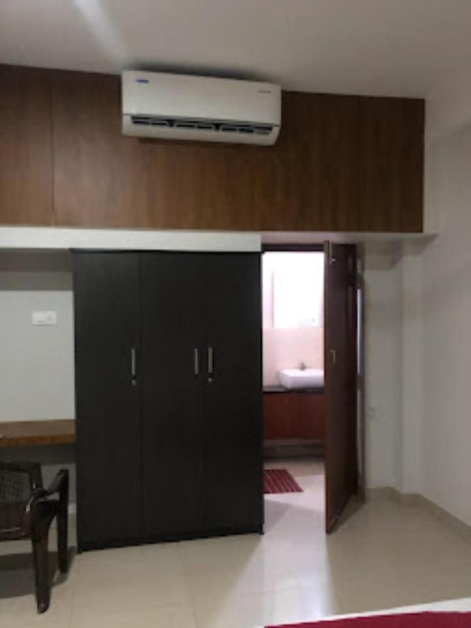 Redbell Suites Residency Kondotty Esterno foto