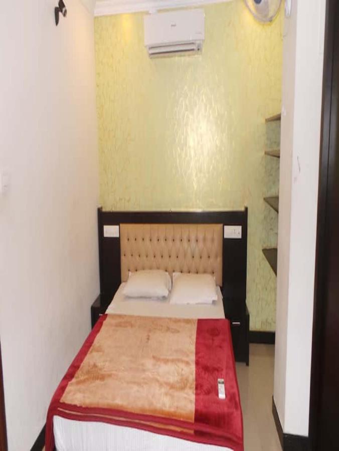 Redbell Suites Residency Kondotty Esterno foto